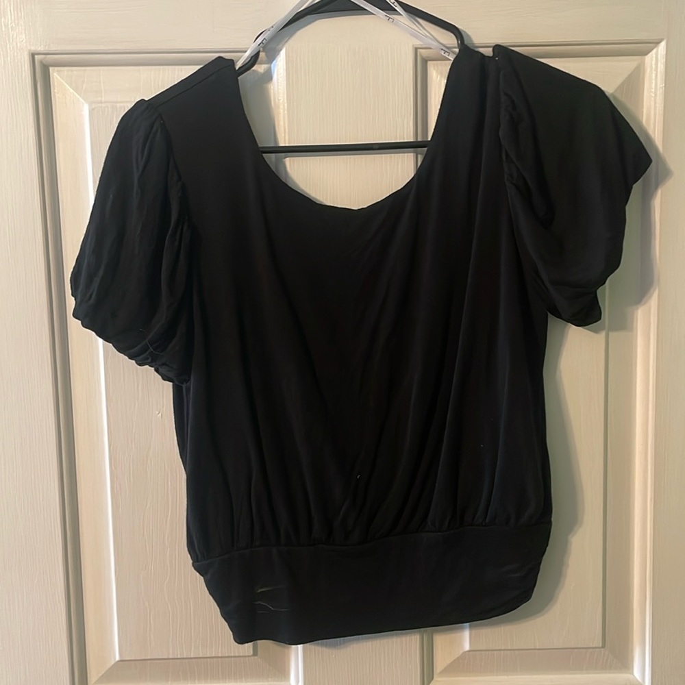 Black lulus shirt